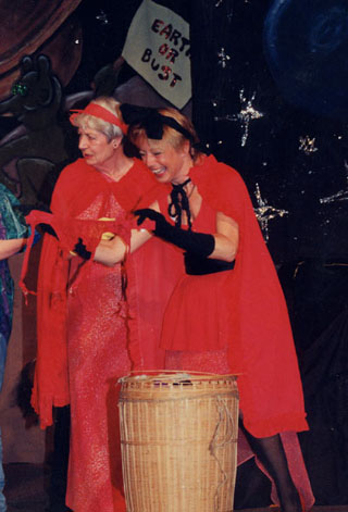 Anne Hinrichs & Valerie Engelbrecht ...devils